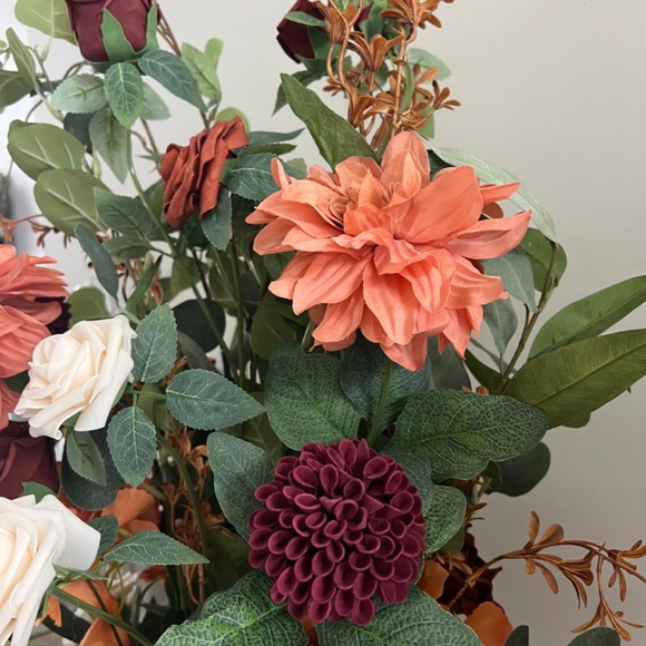 NWOT: Ling's Moments Free Standing Faux Floral Arrangements - Picture 5 of 8